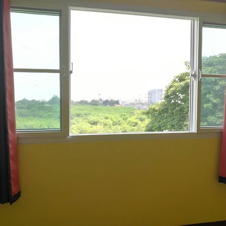 รูมฟอร์ยู Hotel กรุงเทพมหานคร ภายนอก รูปภาพ