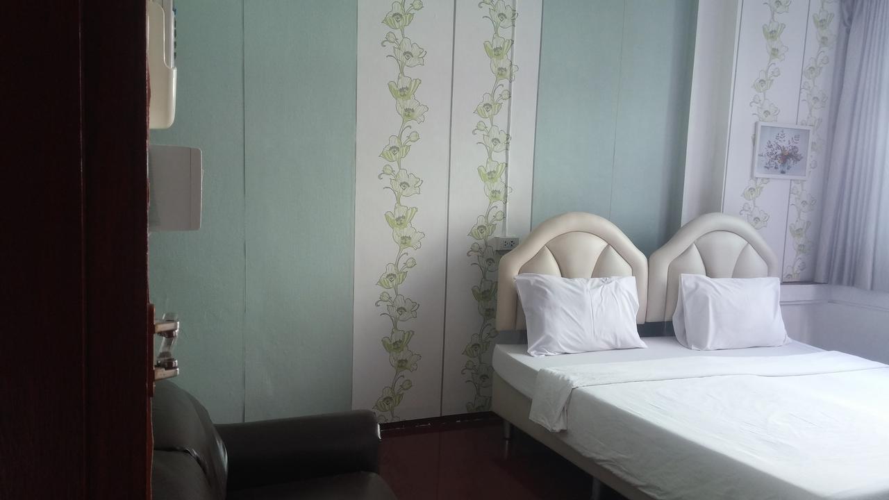 รูมฟอร์ยู Hotel กรุงเทพมหานคร ภายนอก รูปภาพ